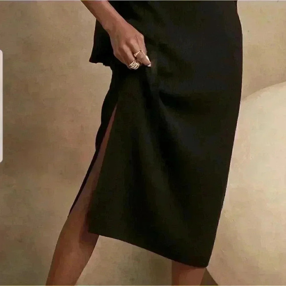 Banana Republic Scoop-Neck Midi Dress - Picture 4 of 17